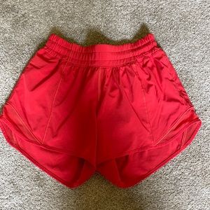 Lululemon hotty hot 4”